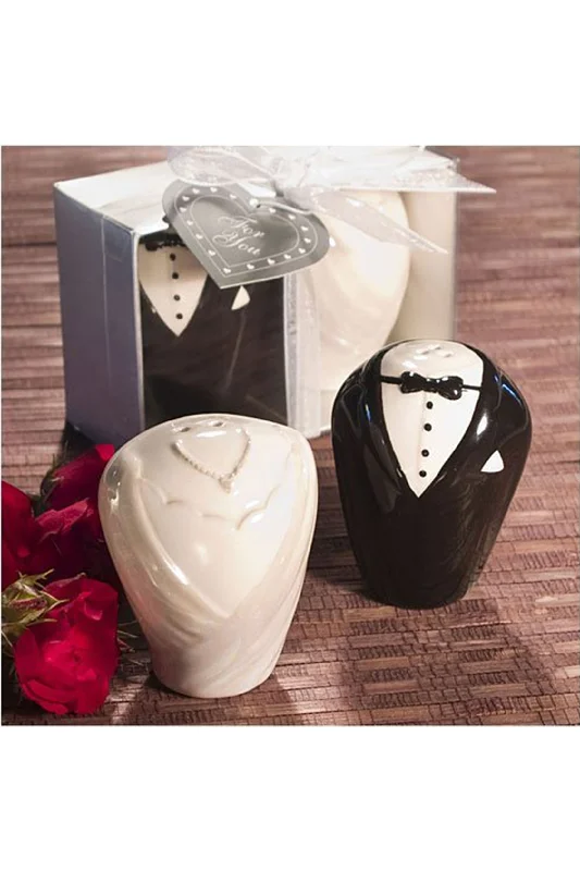 Bride and Groom Salt&Pepper Shakers Set CGF0190 (Set of 6 pcs)