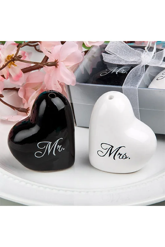 Heart Shape Mr and Mrs Salt and Pepper Shakers CGF0185 (Set of 6 pcs)