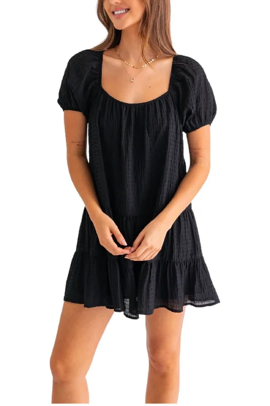 Short Puff Sleeve Tiered Dress In Black