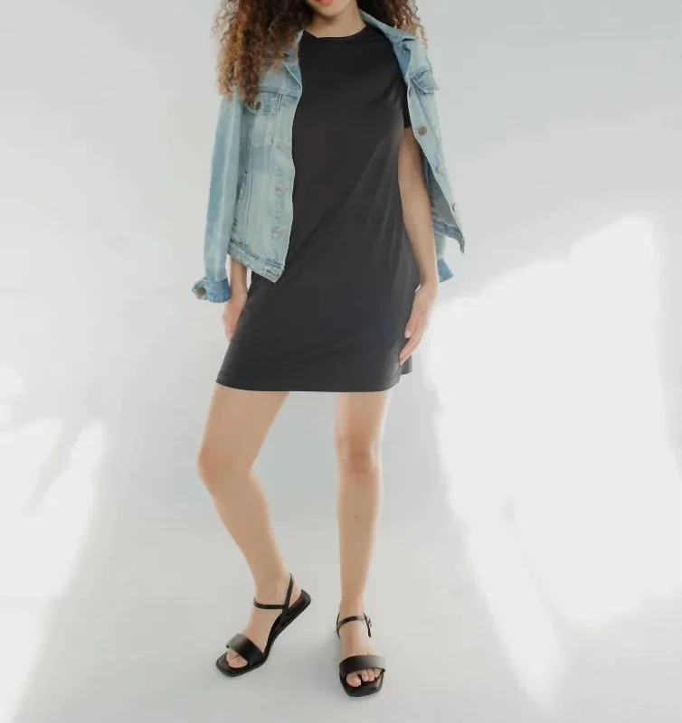 Adelynn T-Shirt Dress In Black